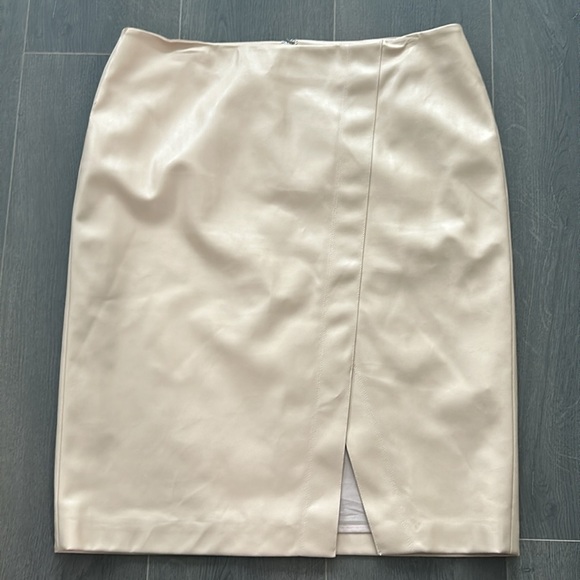 Melanie Lyne Nude Faux Leather Pencil Skirt Lined Size 12 - Picture 11 of 14